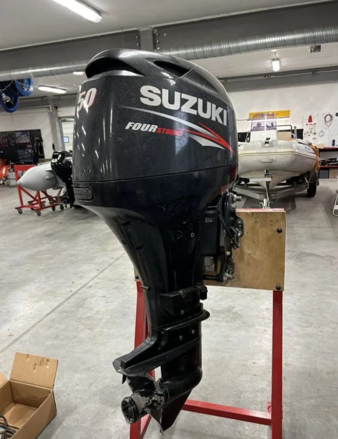 4x-тактный лодочный мотор SUZUKI DF50ATL Б/У в Тюмени